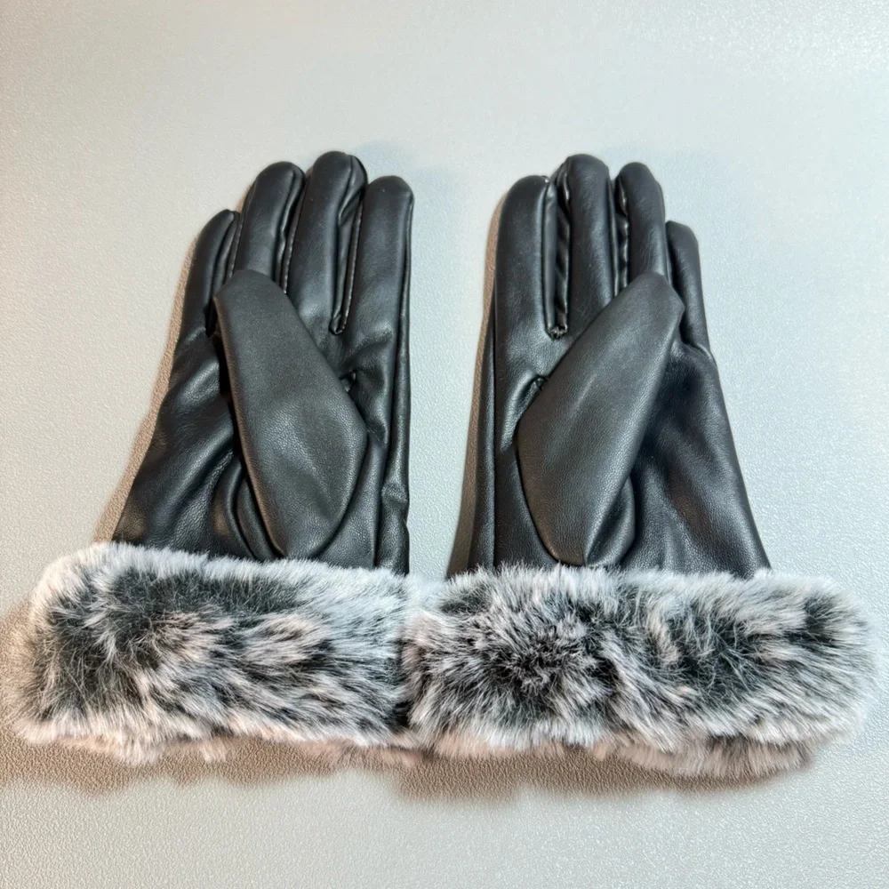 Faux Fur and Vegan Leather Women's Gloves OS